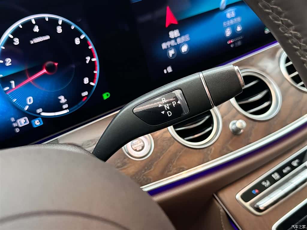Mercedes-Benz E-Class, 2023 18