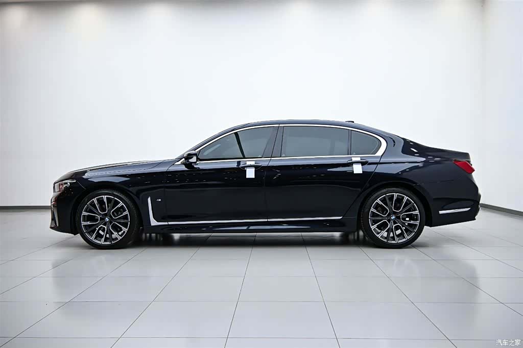 BMW 7 Series, 2021 все фото
