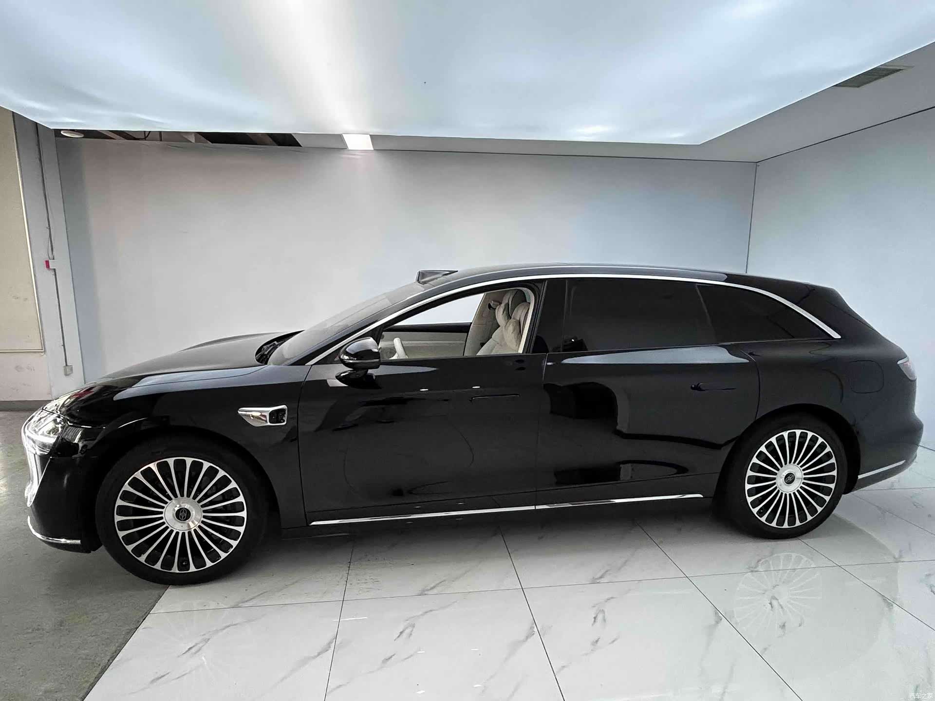Stelato S9, 2025 4