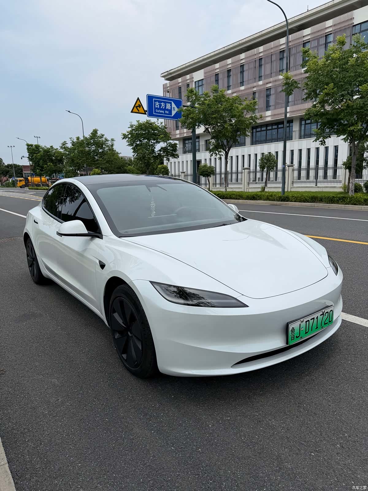 Tesla Model 3, 2024 1