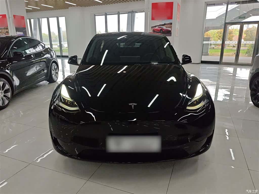 Tesla Model Y, 2023 3