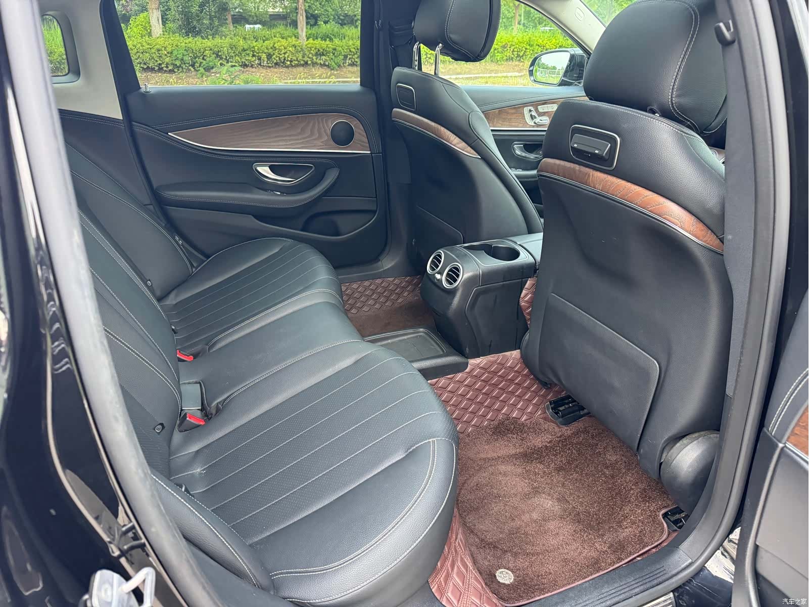 Mercedes-Benz E-Class, 2019 12