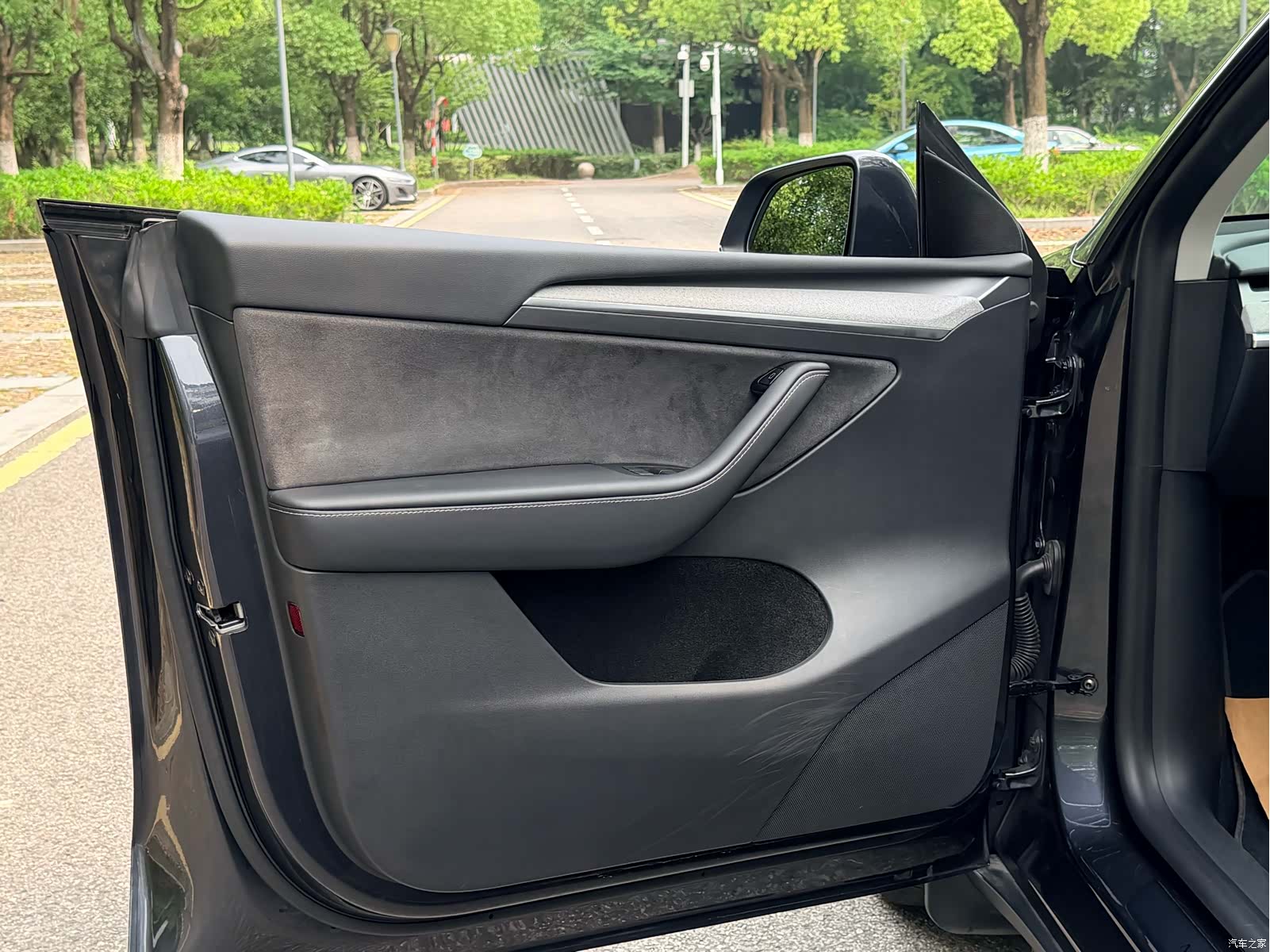 Tesla Model Y, 2024 7