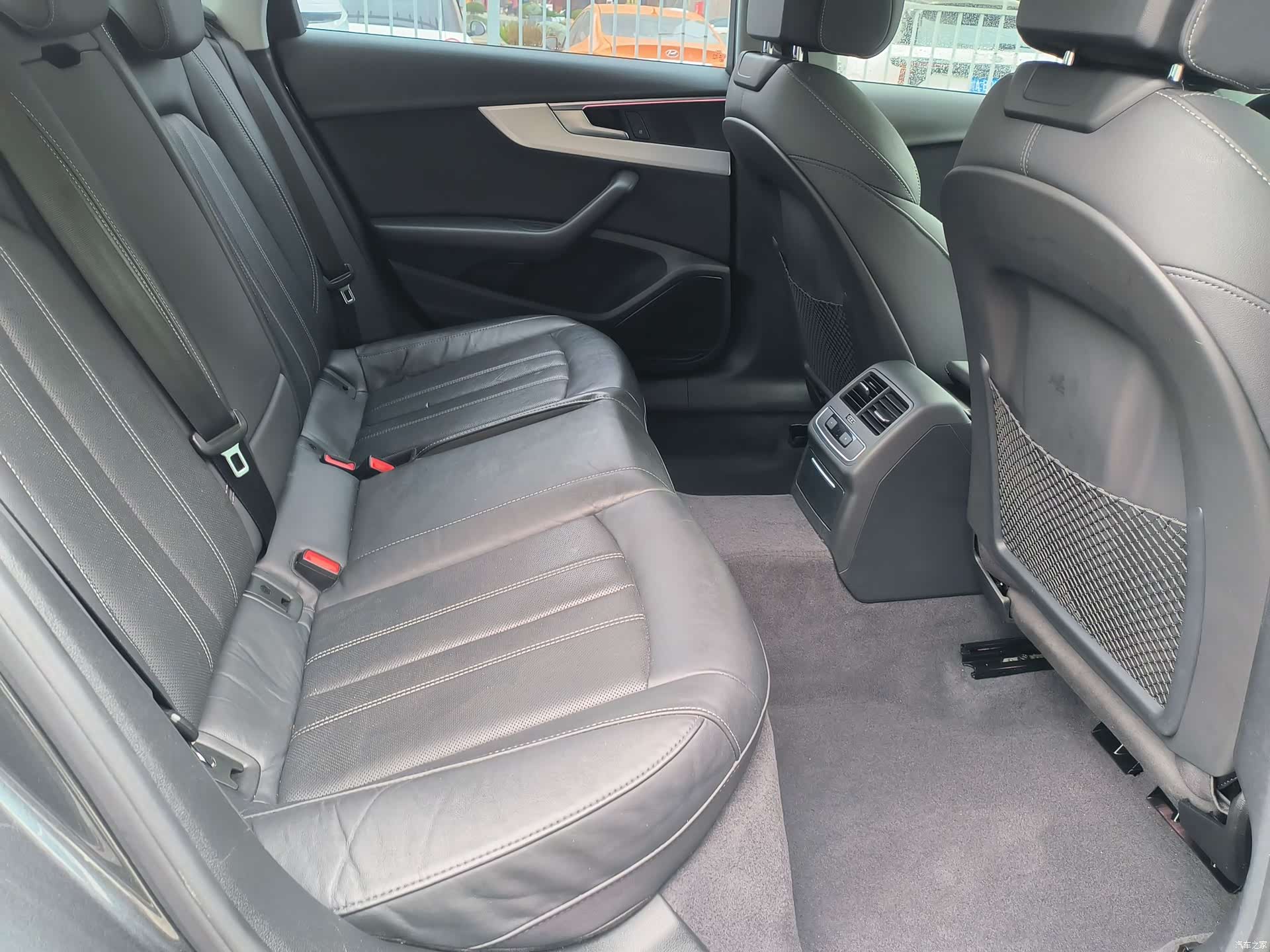 Audi A4L, 2021 все фото