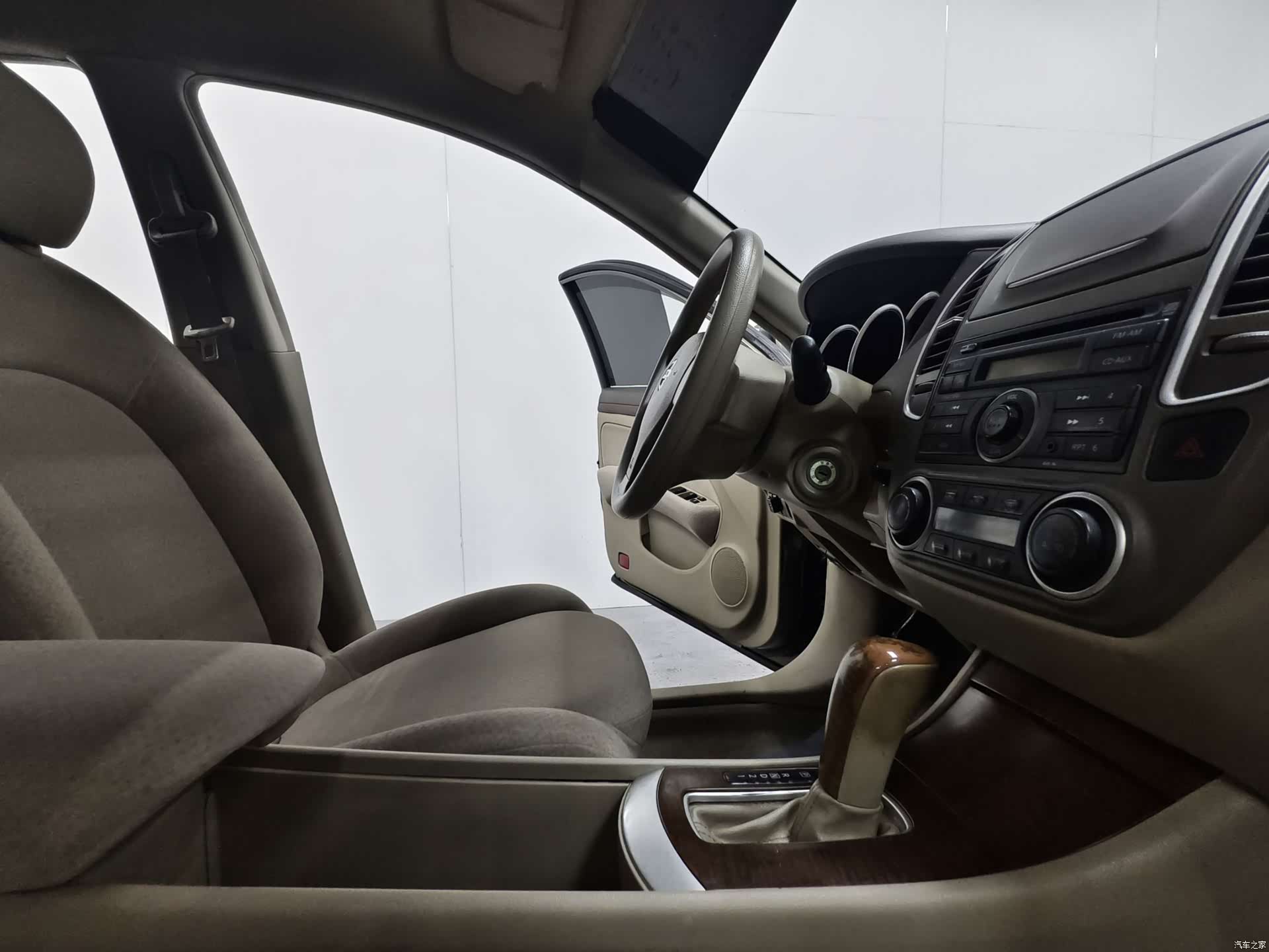 Nissan Sylphy, 2011 7