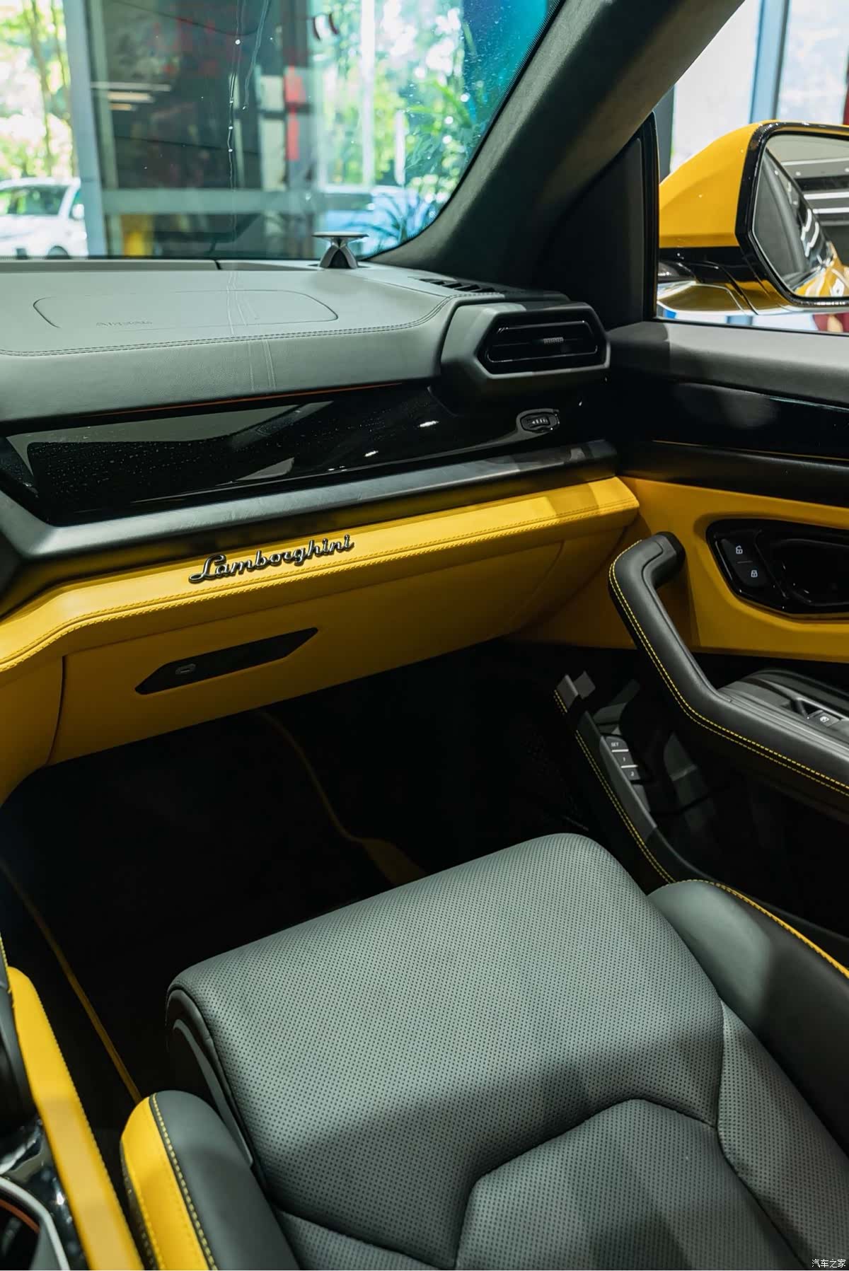 Lamborghini Urus, 2025 13