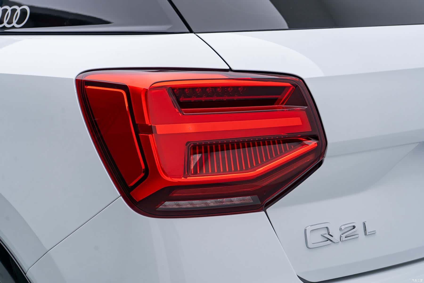 Audi Q2L, 2019 23