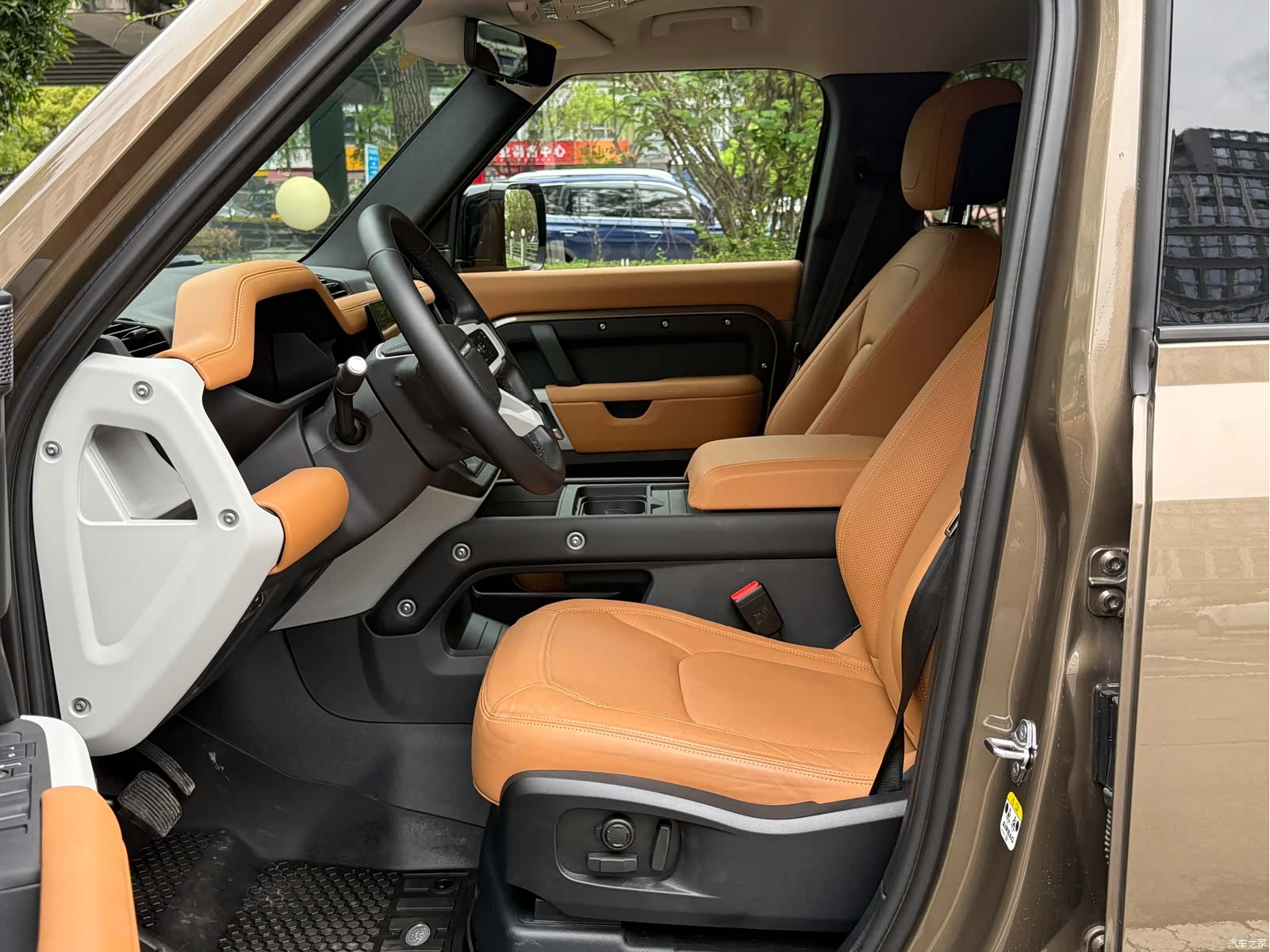 Land Rover Defender, 2024 все фото