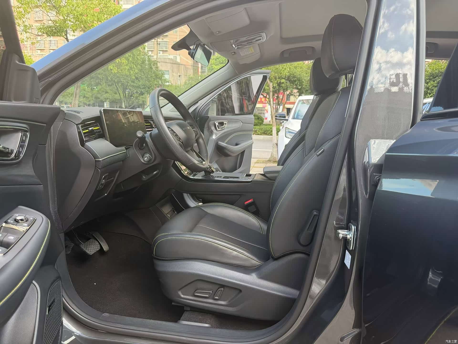 Roewe RX5, 2022 4