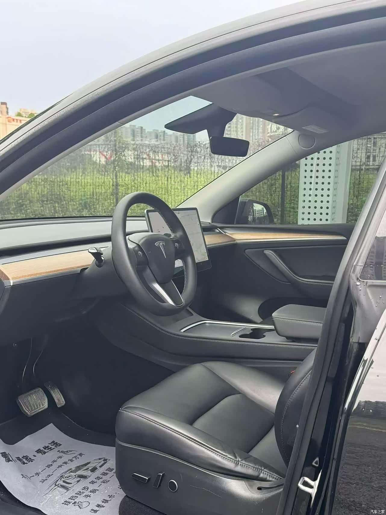 Tesla Model Y, 2021 4