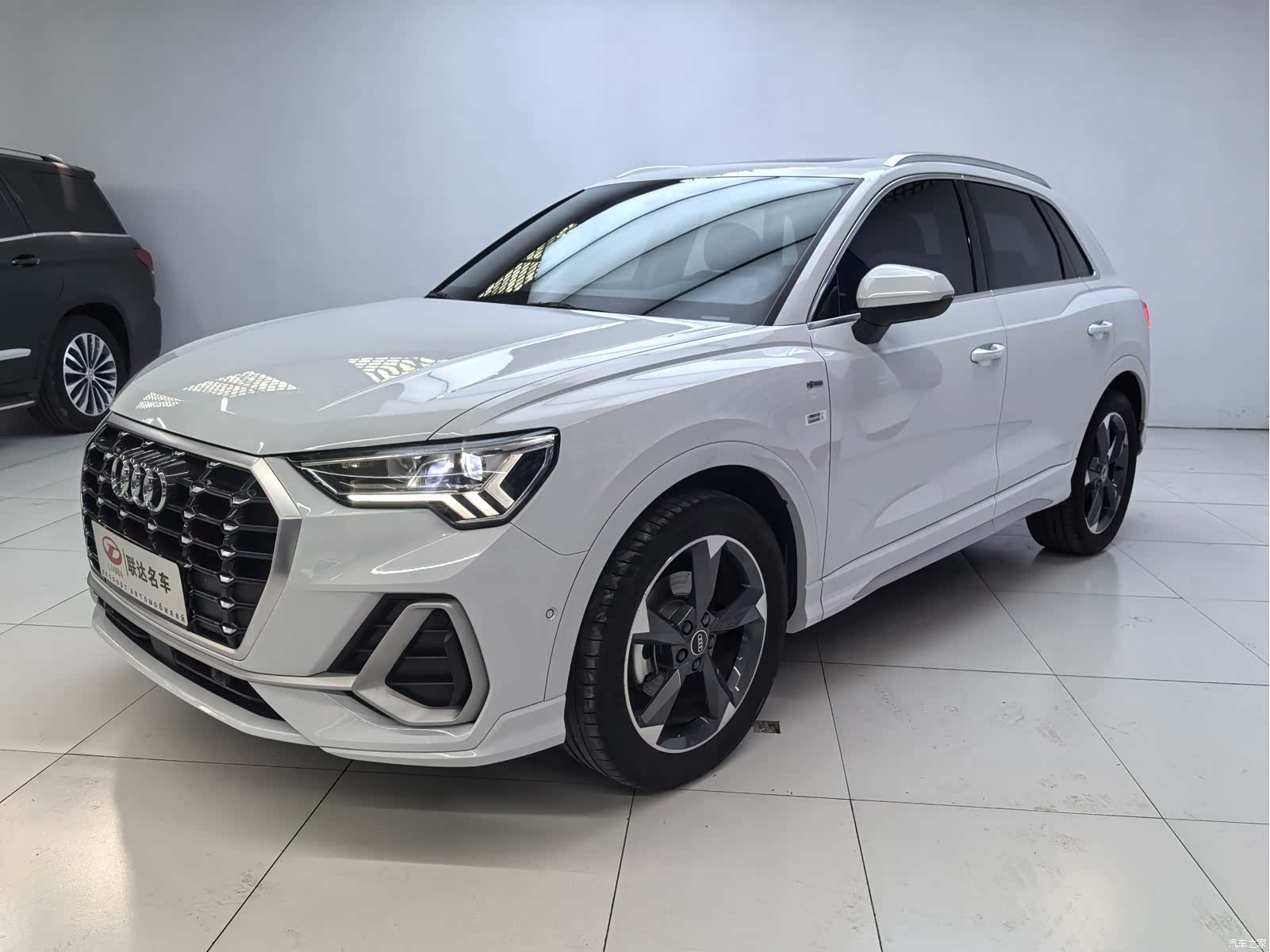 Audi Q3, 2022 1