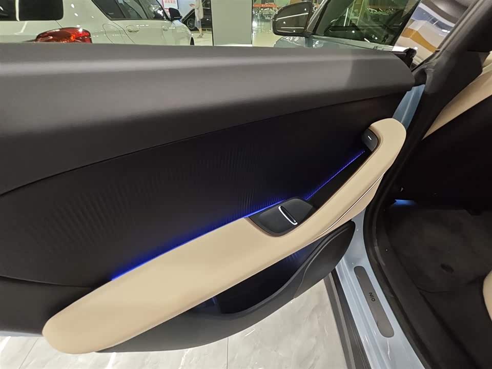 NIO ET5