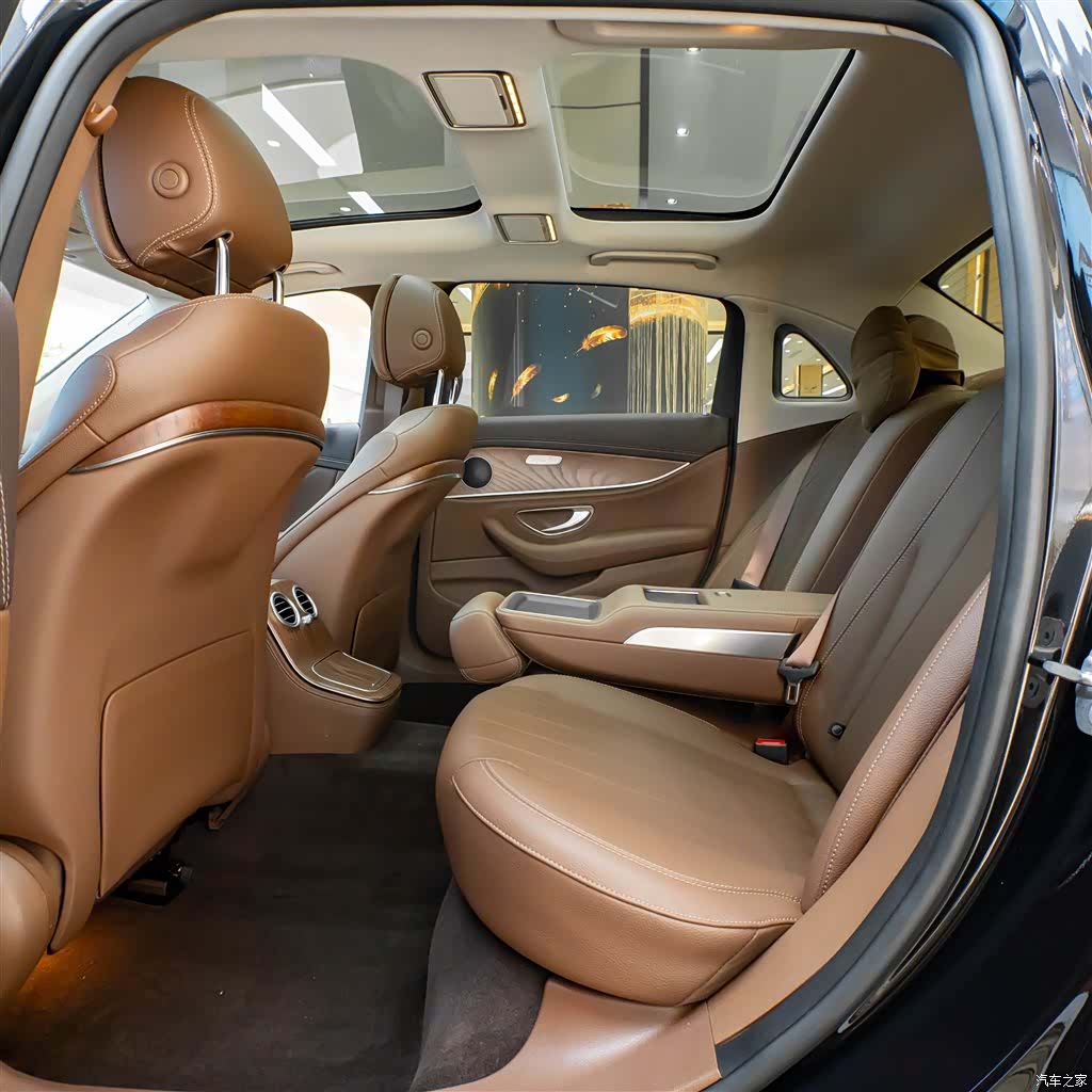 Mercedes-Benz E-Class, 2024 24