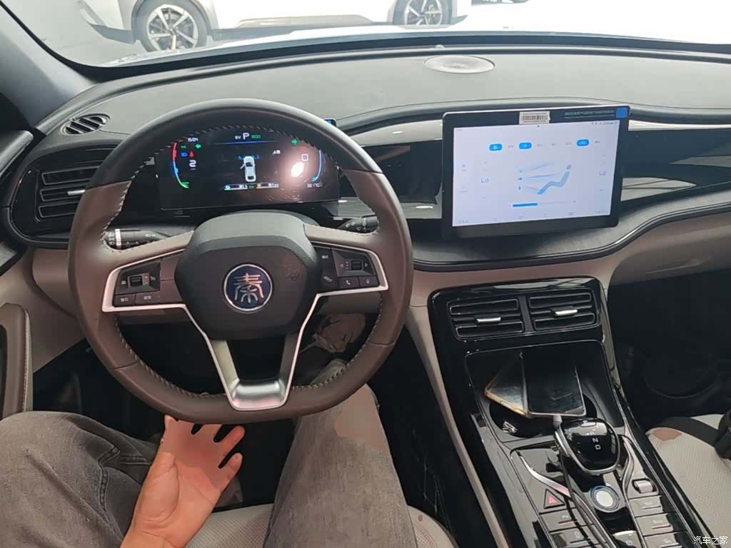 BYD Qin, 2025 10