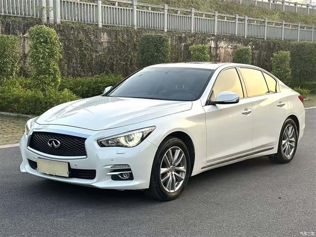 Infiniti Q50L