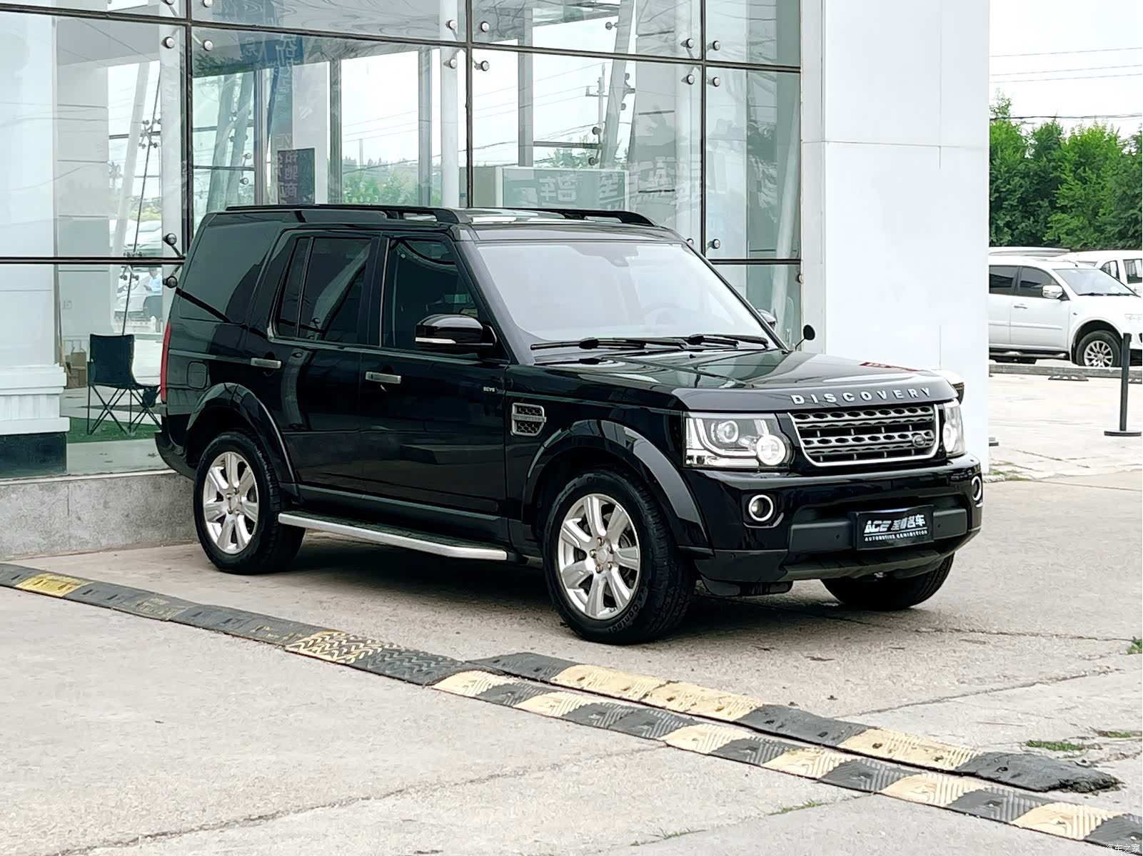 Land Rover Discovery, 2014 3