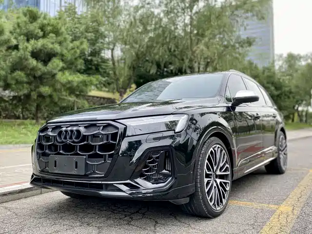 Audi SQ7 2025 — купить из Китая под заказ