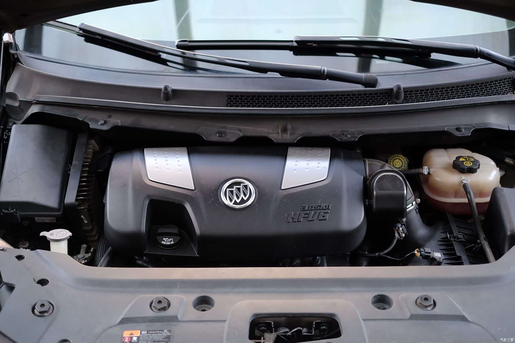 Buick GL8, 2011 60