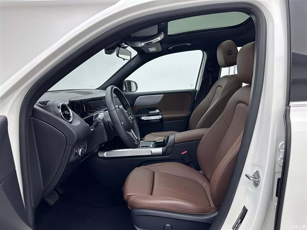Mercedes-Benz GLB, 2023 18