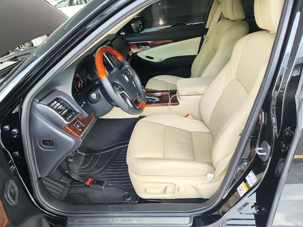 Toyota Crown, 2017 15
