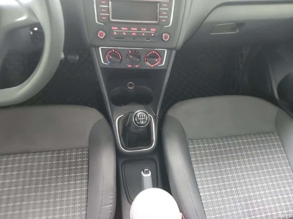 Volkswagen Polo, 2015 14