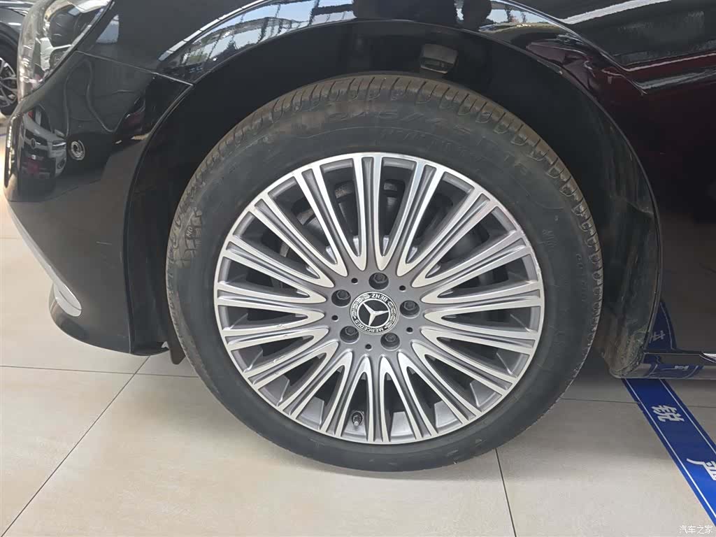 Mercedes-Benz E-Class, 2023 23