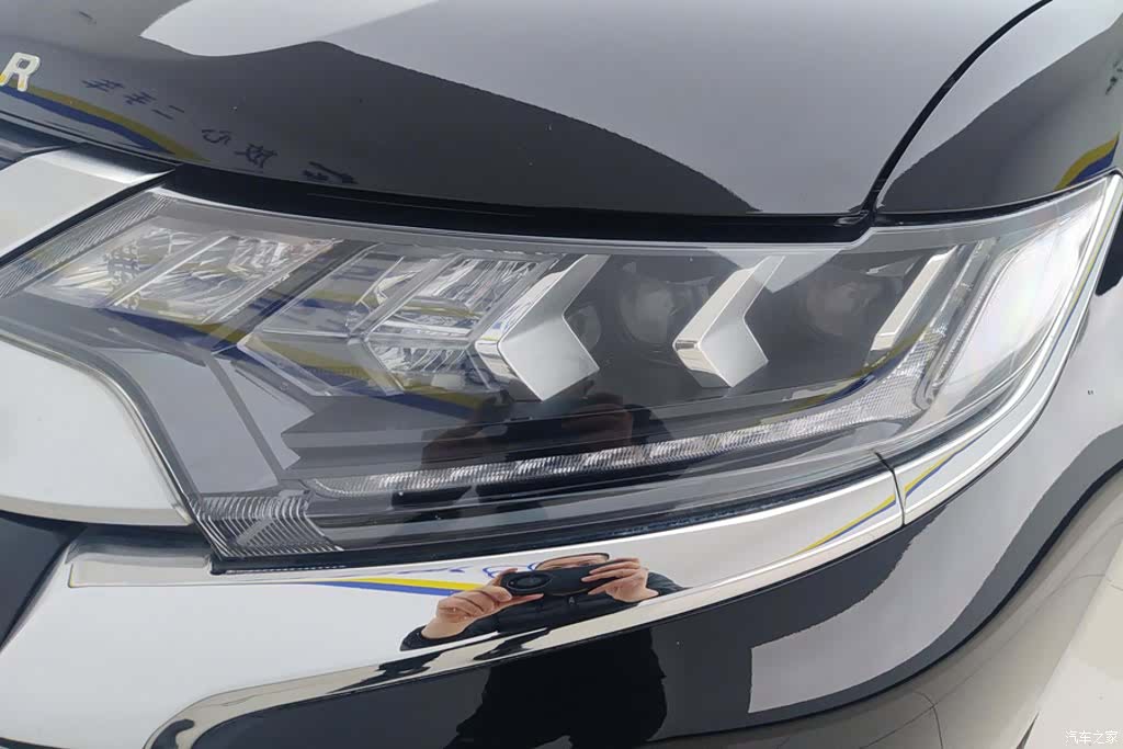 Mitsubishi Outlander, 2021 все фото