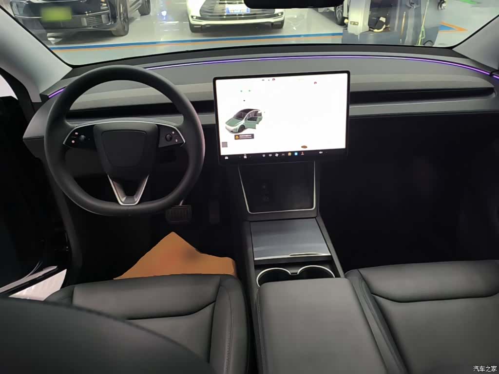 Tesla Model Y, 2025 10