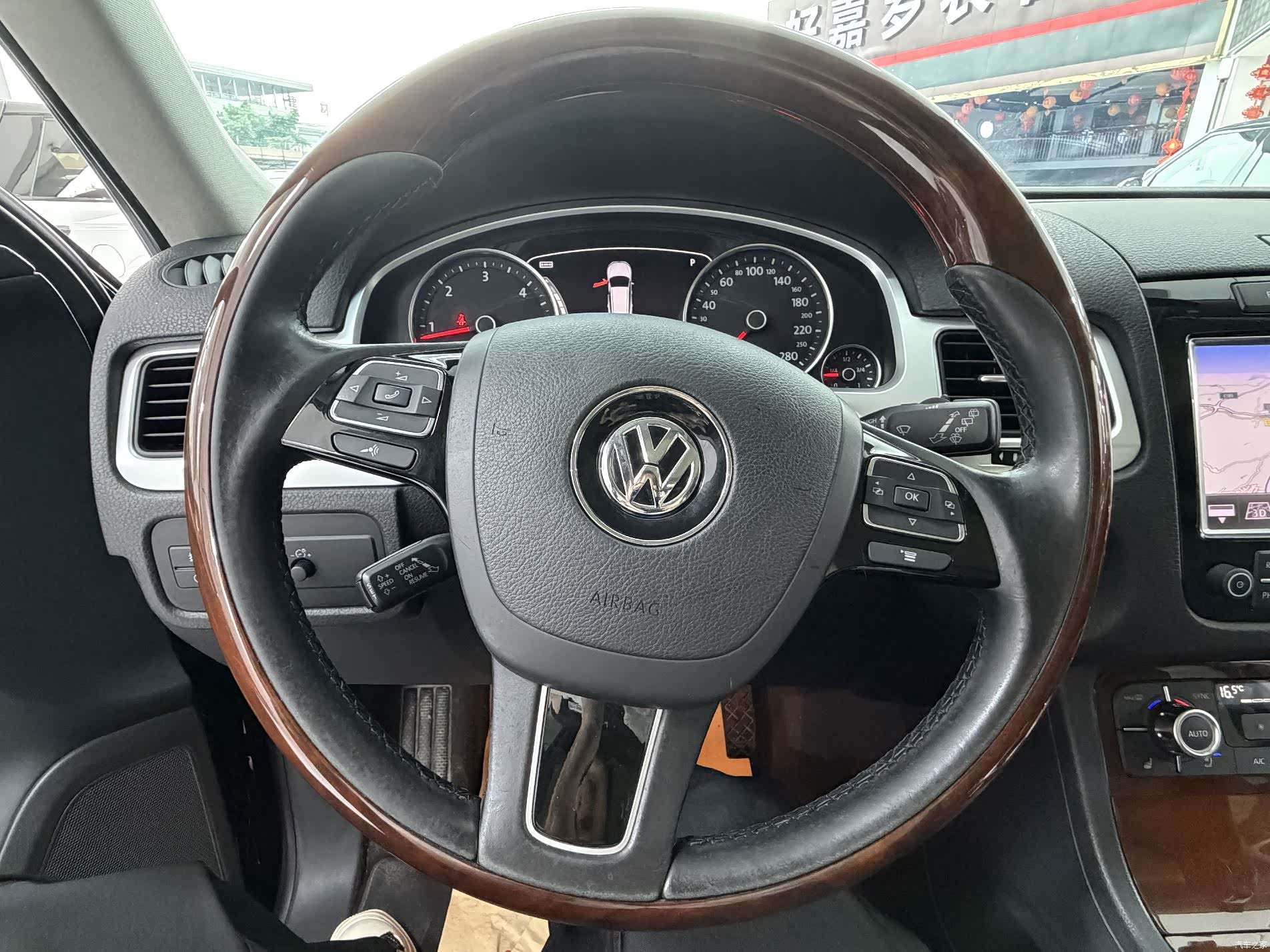 Volkswagen Touareg, 2015 22