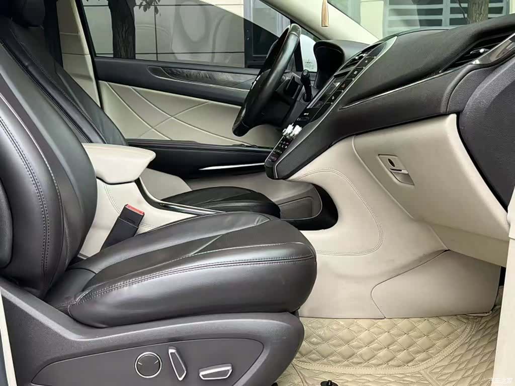 Lincoln MKC, 2017 9