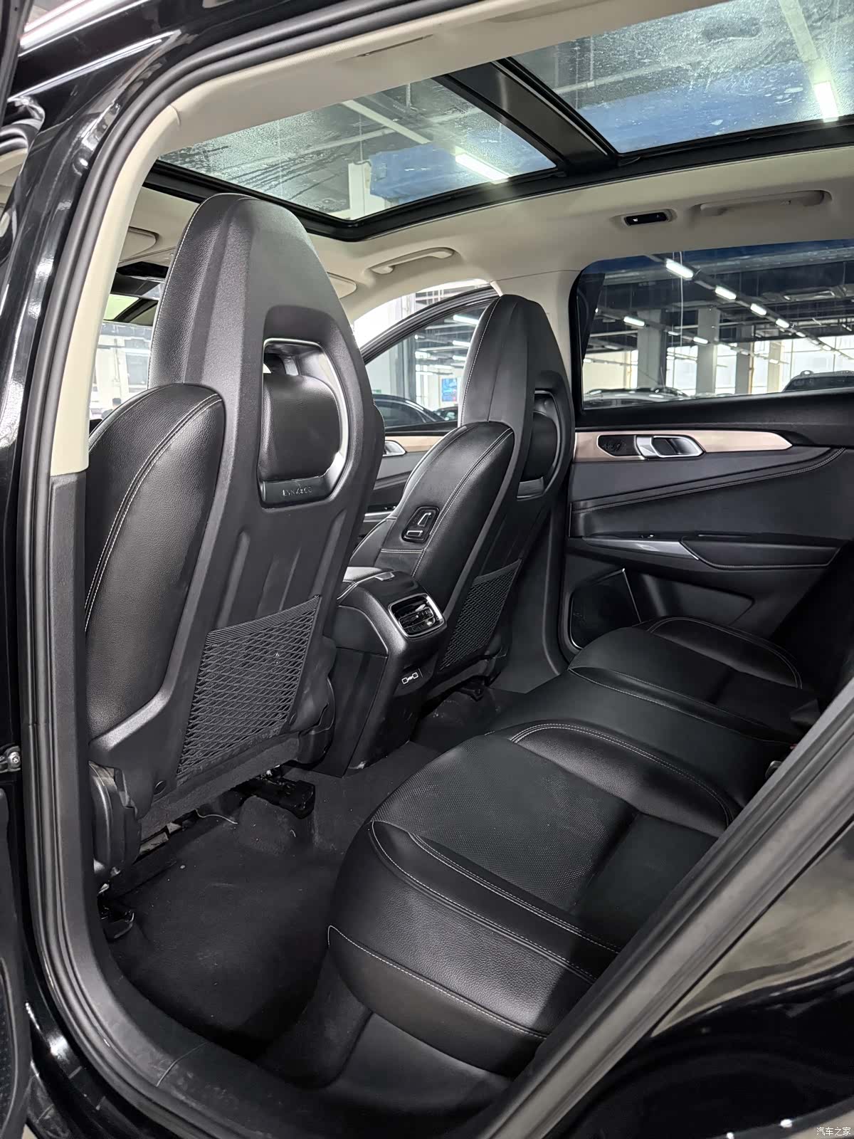 Lynk & Co 01, 2020 все фото
