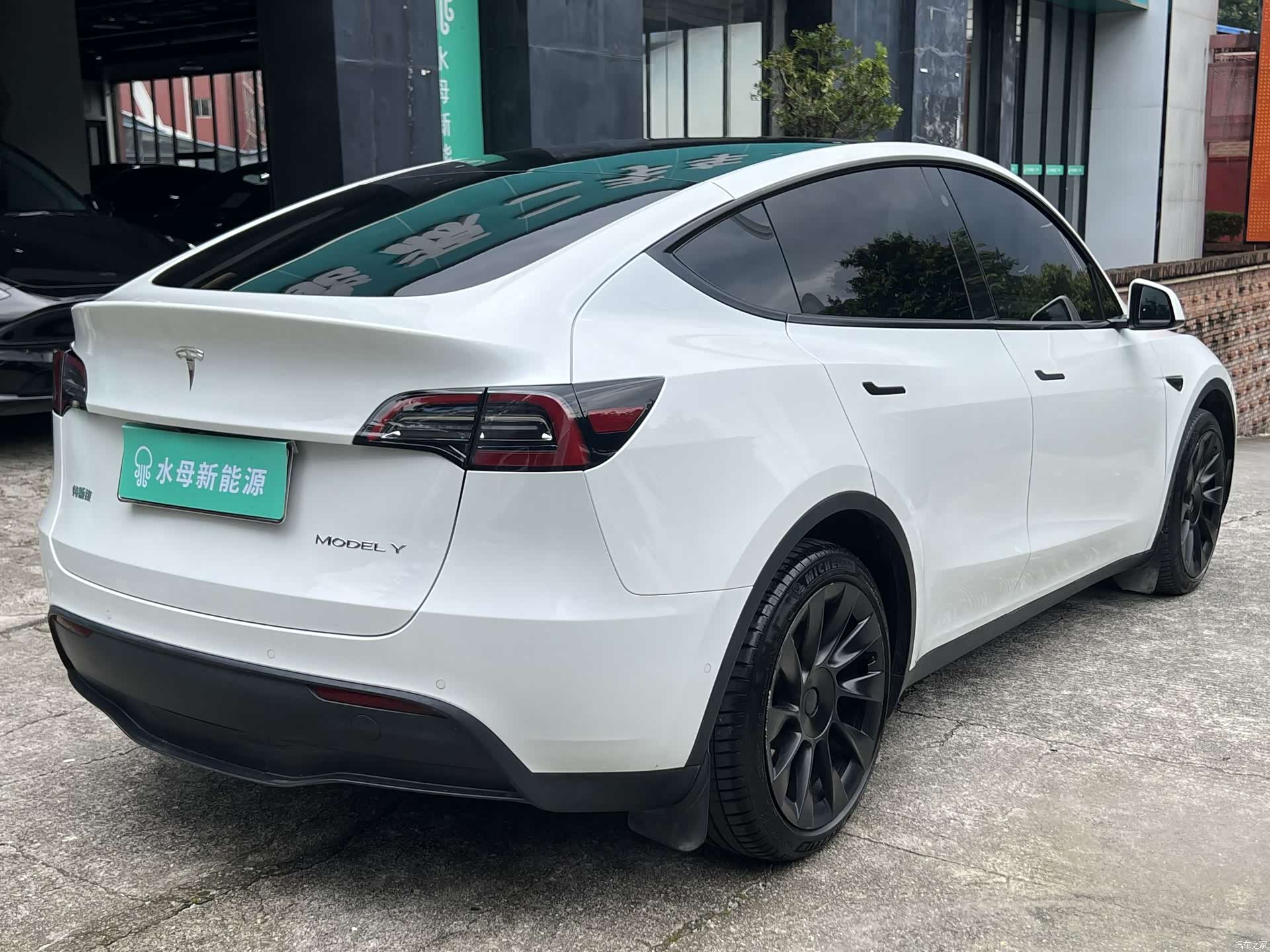 Tesla Model Y, 2023 6