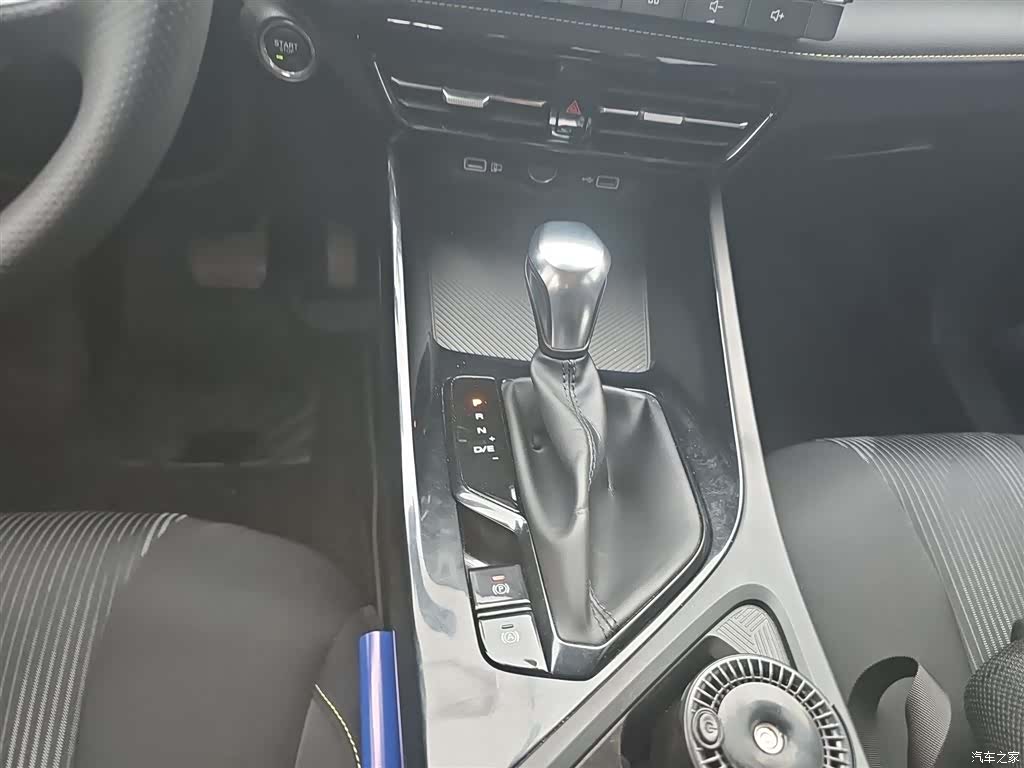 Roewe i5, 2023 14