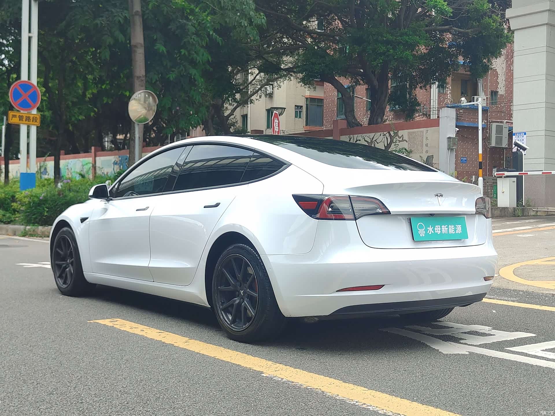 Tesla Model 3, 2020 4