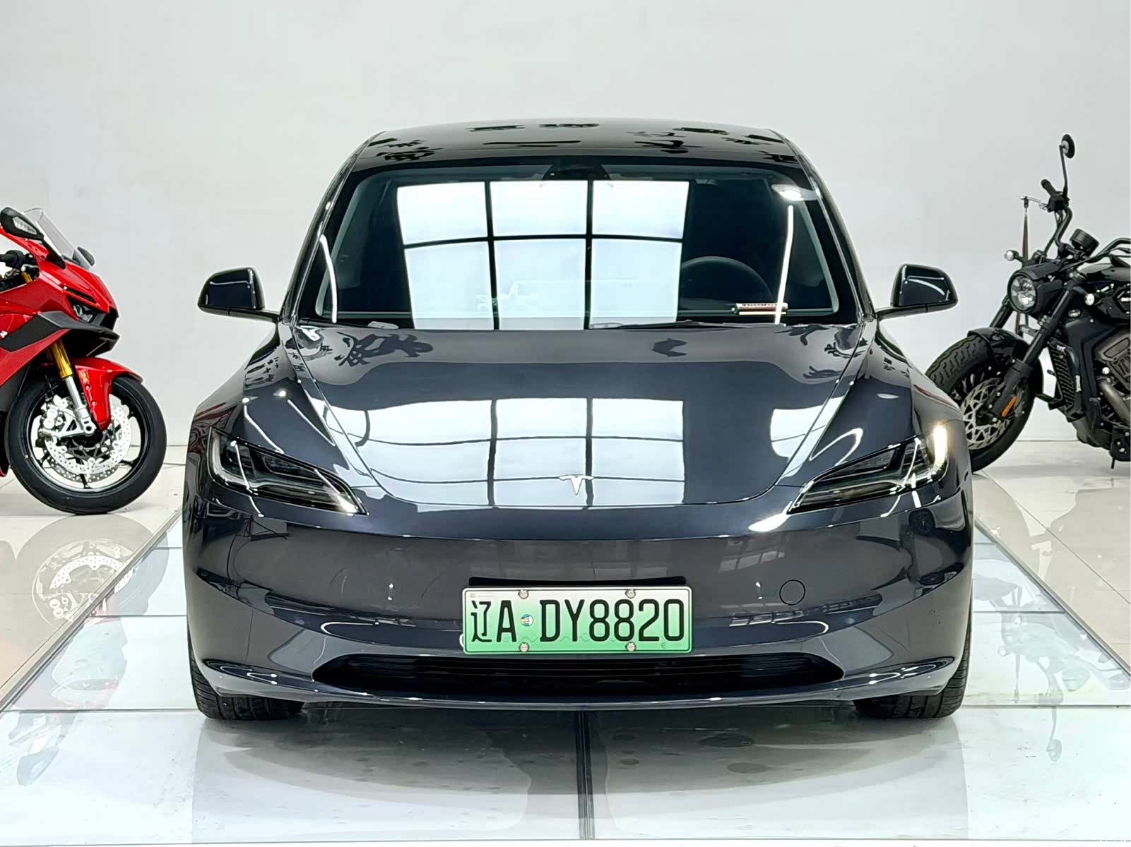 Tesla Model 3, 2025 2