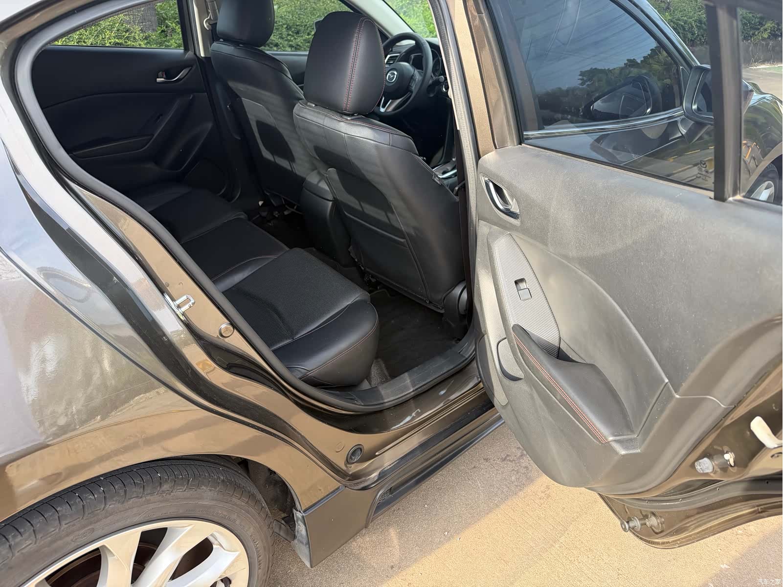 Mazda Mazda3, 2015 9