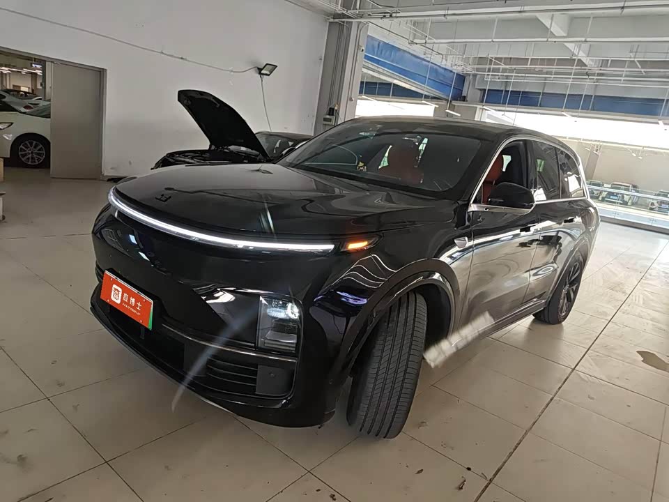 Li Auto Ideal L8