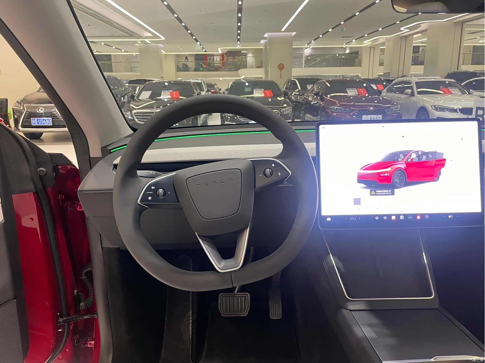 Tesla Model Y, 2025 8