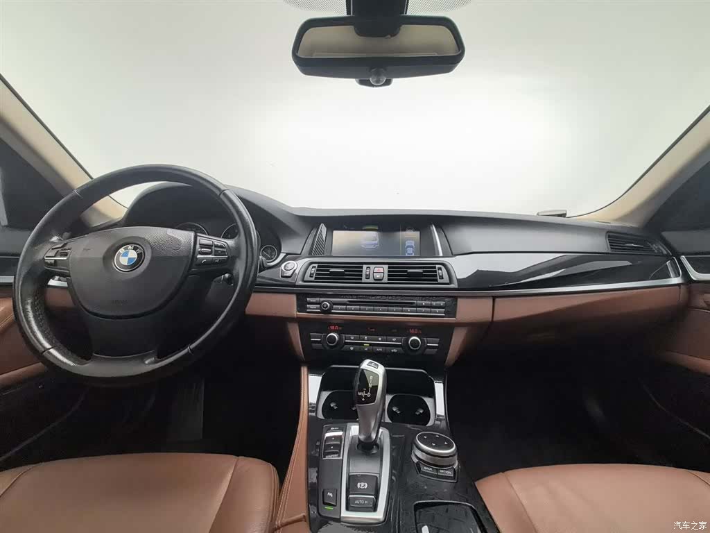 BMW 5 Series, 2015 все фото