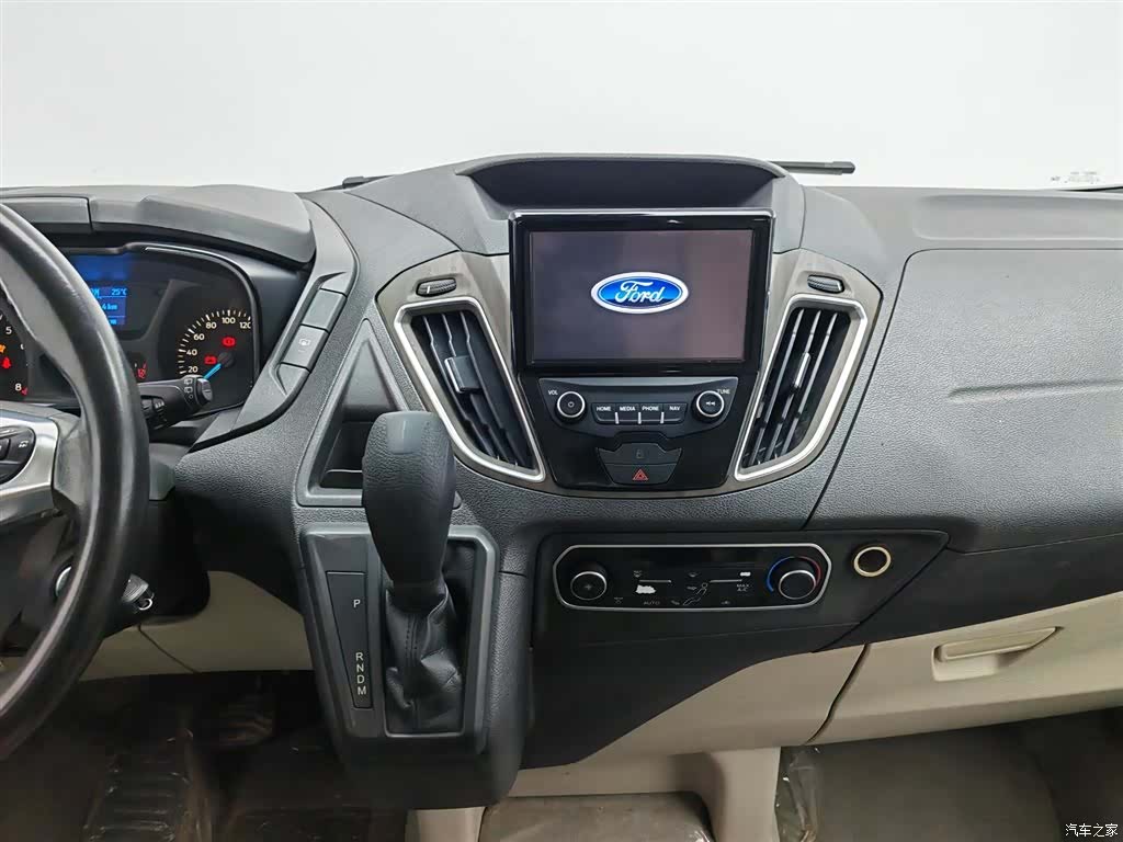 Ford Tourneo, 2017 12