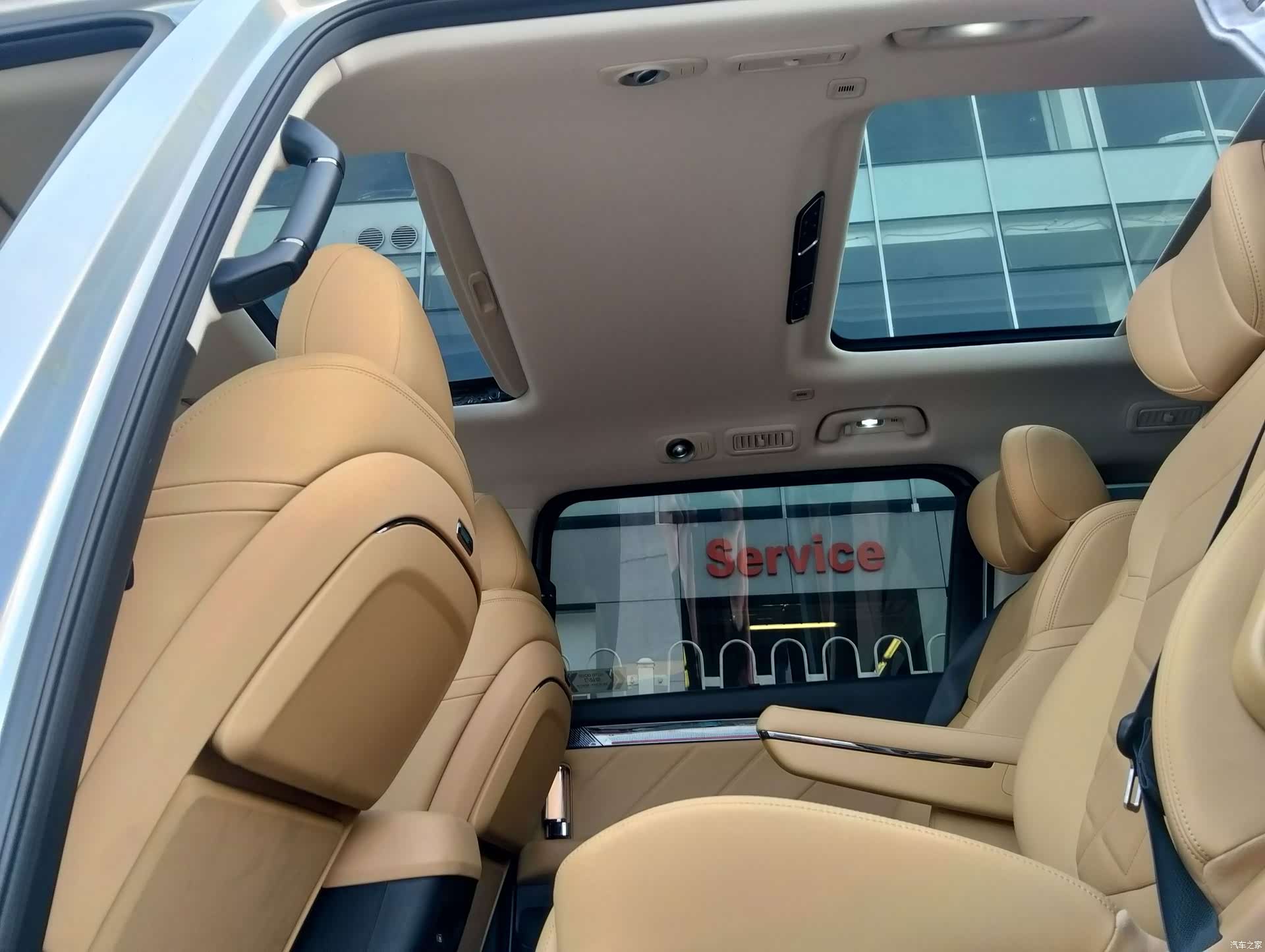 Trumpchi E8, 2024 13