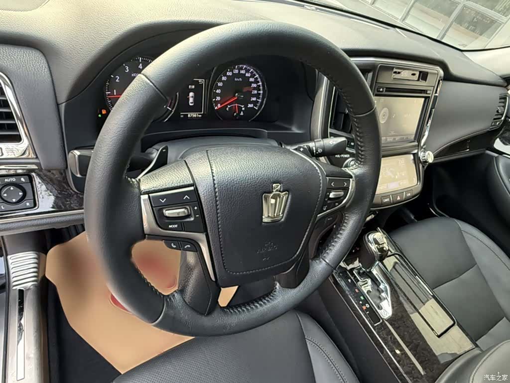 Toyota Crown, 2018 14