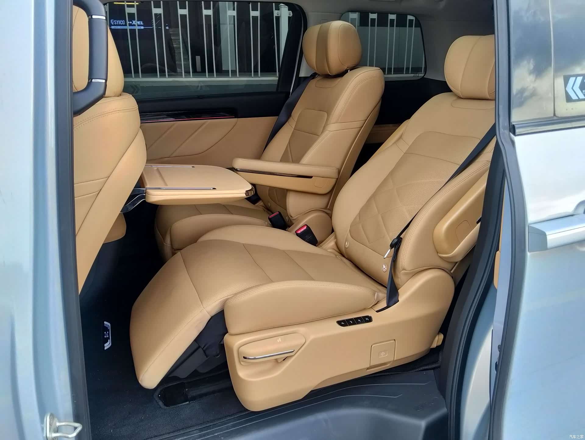 Trumpchi E8, 2024 11