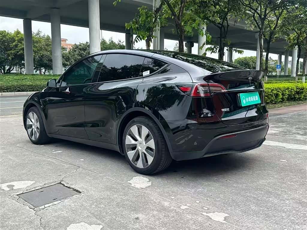 Tesla Model Y, 2022 6