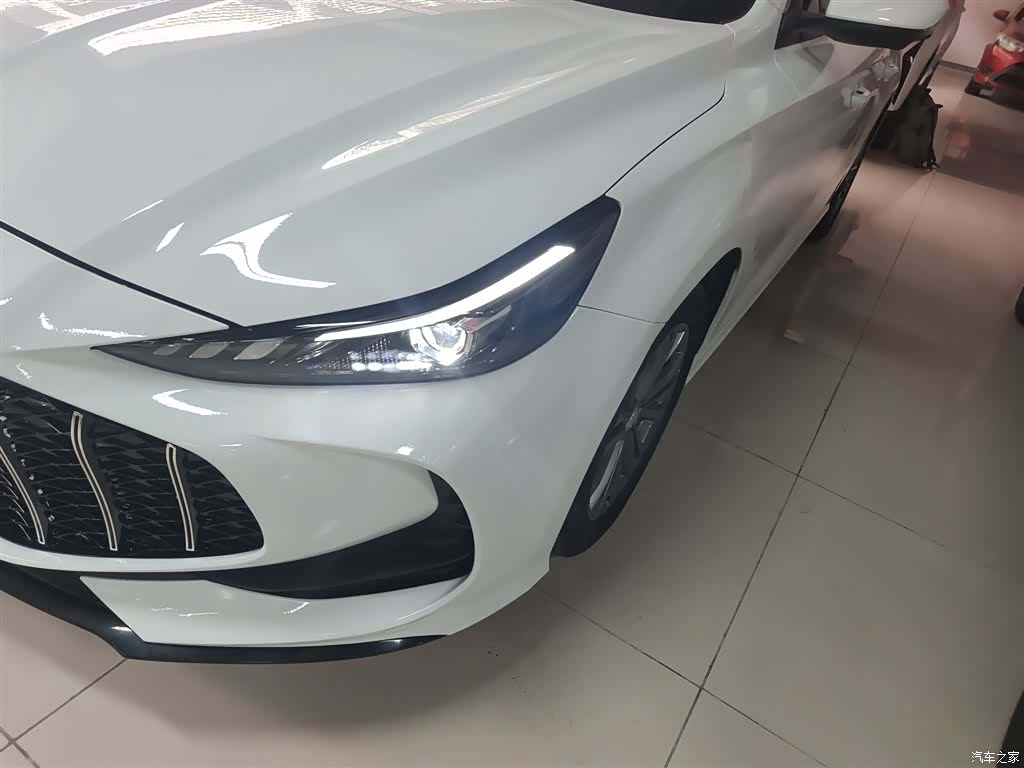MG MG5, 2025 24