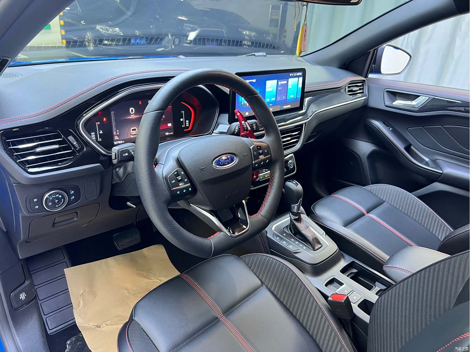 Ford Focus, 2022 9