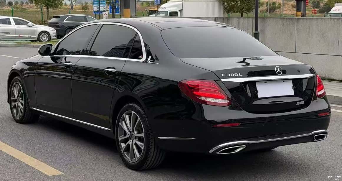 Mercedes-Benz E-Class, 2019 4