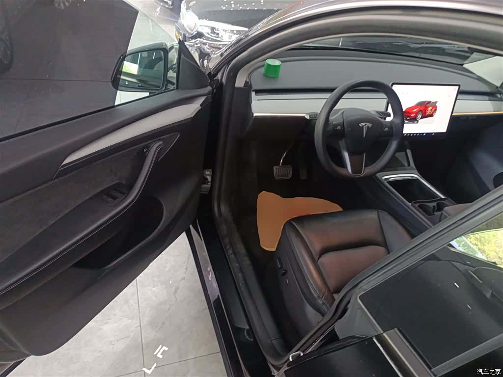 Tesla Model Y, 2023 16