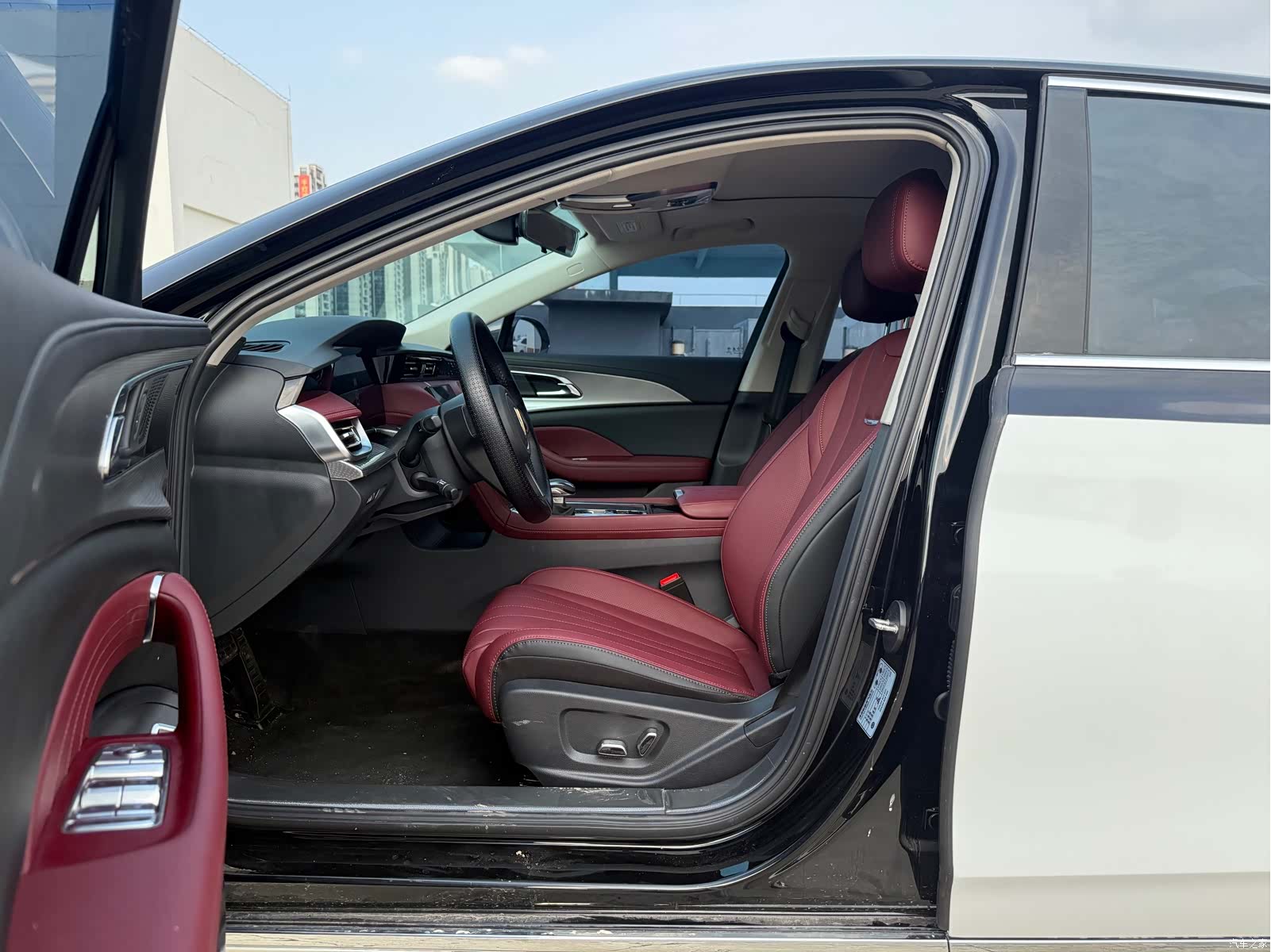 Hongqi H5, 2024 все фото