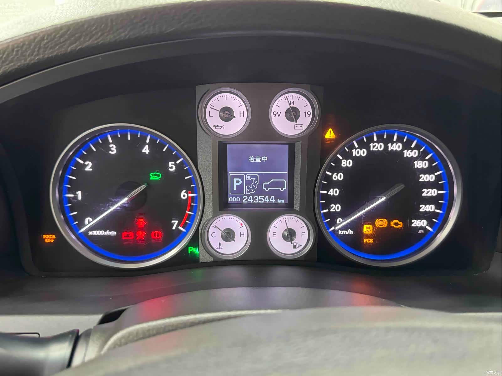 Lexus LX, 2010 9